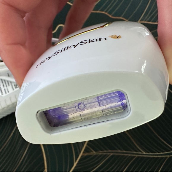 HeySilkySkin DIY At-Home Hair Removal Handset - Picture 8 of 8